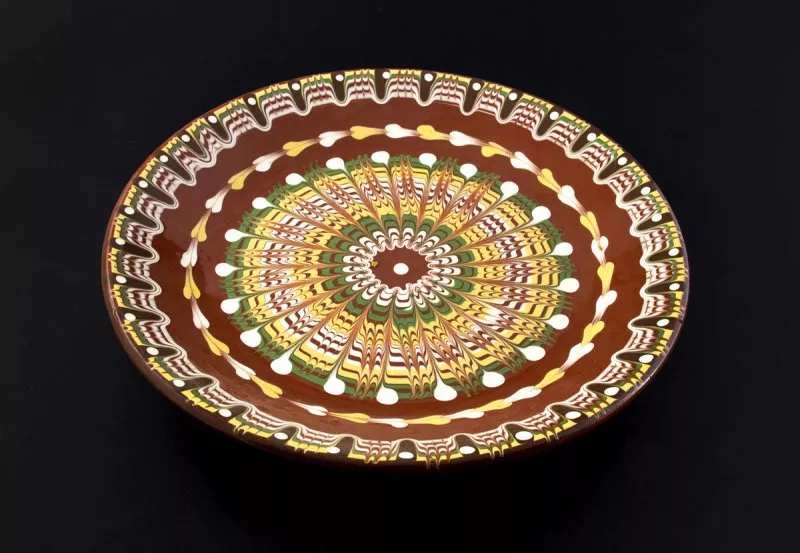 Снимка на Ръчно изработена керамична чиния ф30