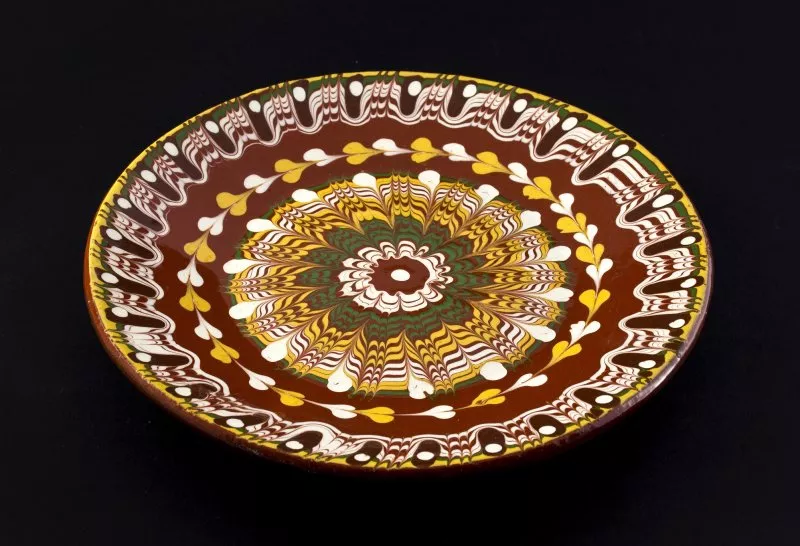Снимка на Ръчно изработена керамична чиния 22 см
