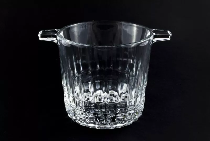 Снимка на Изискана стъклена ледарка с дръжки