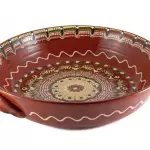 Снимка на Красива керамична тава с троянски мотиви - 31см с цвят Кафяв