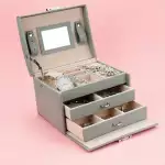 Снимка 1 на Луксозна кутия за бижута и часовници